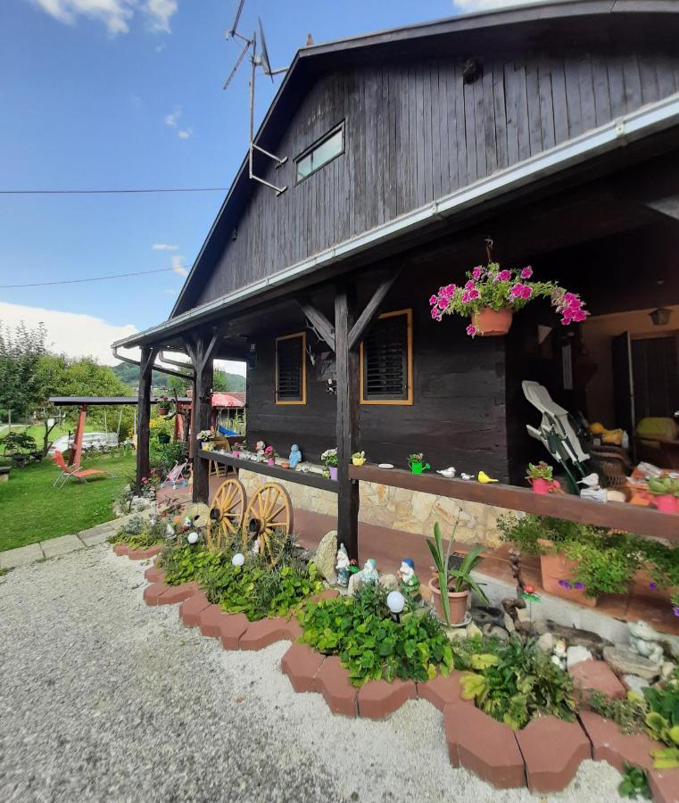 Kuca Viola, Traditional Wooden House In Tuhelj Esterno foto