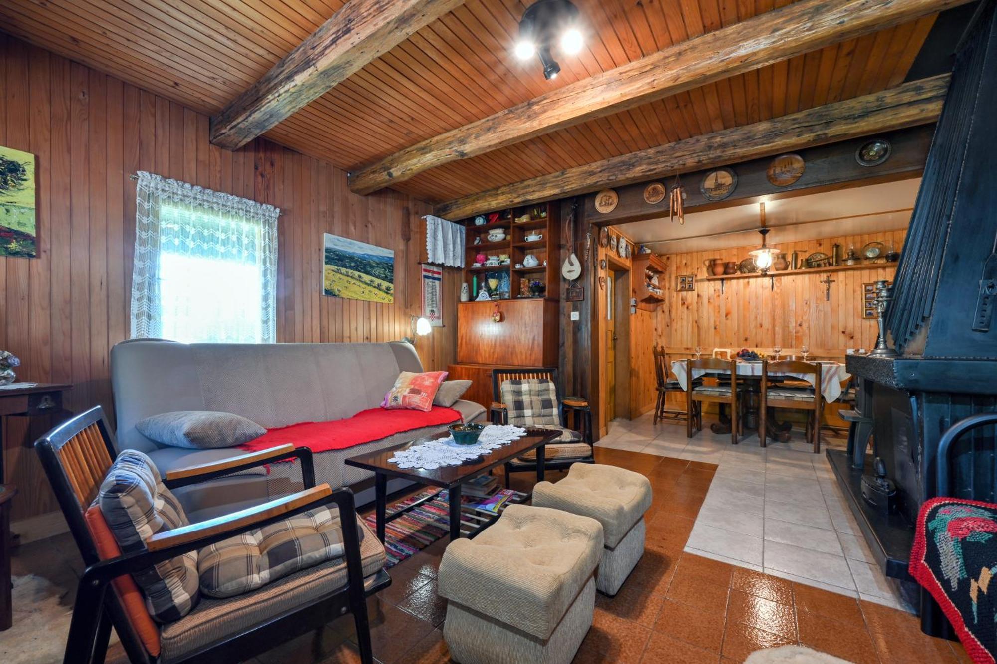 Kuca Viola, Traditional Wooden House In Tuhelj Esterno foto